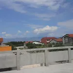 Zlatoperka Apartment Vir