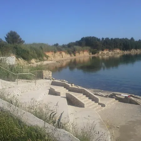 Zlatoperka Apartment Vir