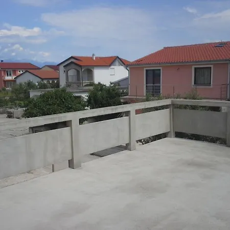 Apartment Zlatoperka