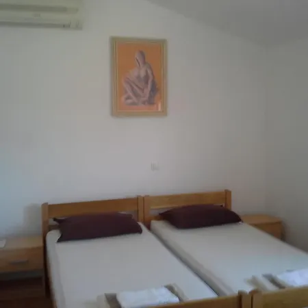 Apartment Zlatoperka