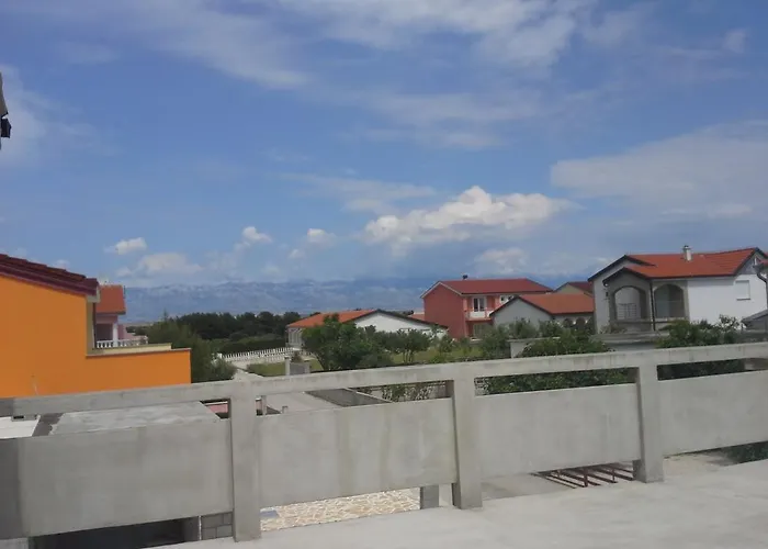 Zlatoperka Apartamento Vir